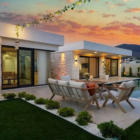 Seashell House - Private, Luxury, Pool, Sauna フェティエ